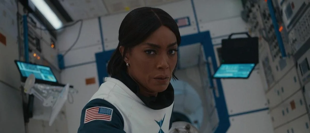 9-1-1: 9×03 “The Sky is Falling” Screencaps & Stills